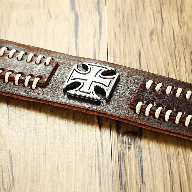 Bracelet Steampunk <br> Croix De Malte (cuir)-Passion Steampunk